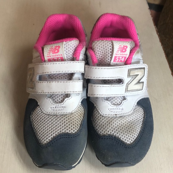 Pair of loved toddler sneakers: NB and SR - Picture 2 of 11
